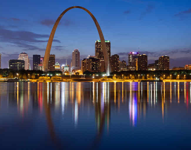 Saint Louis skyline at night